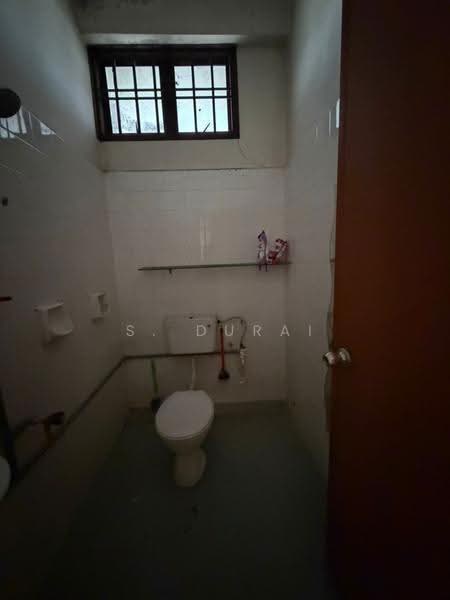 Kedai untuk Disewa di Taman Tampoi Indah 2 (Tampoi) - S. Durai - Bathroom - PropertyGuru.com.my