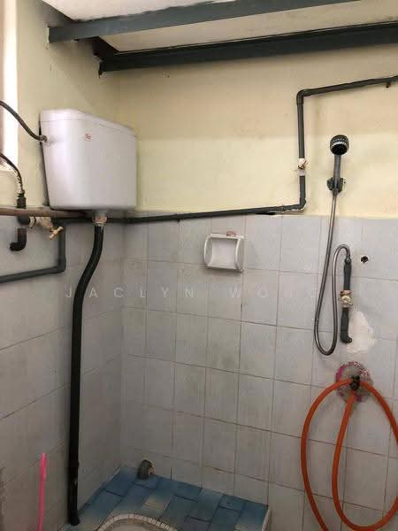 Rumah Flat untuk Disewa di Flat Taman Ungku Tun Aminah - Jaclyn Wong - Bathroom - PropertyGuru.com.my
