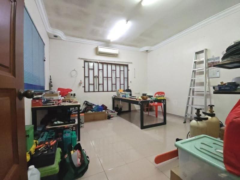 Rumah Teres 1-Tingkat untuk Dijual di Ulu Tiram (Johor) - Crystal Kong - Study - PropertyGuru.com.my