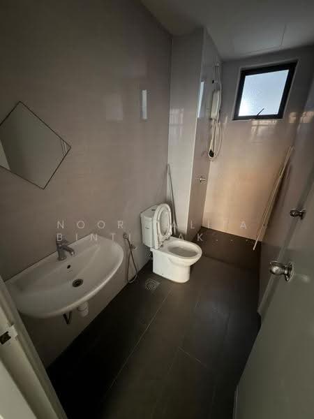 Service Residence for Rent at Vista Alam - Noor Zalifa Binti Zakaria - Bathroom - PropertyGuru.com.my