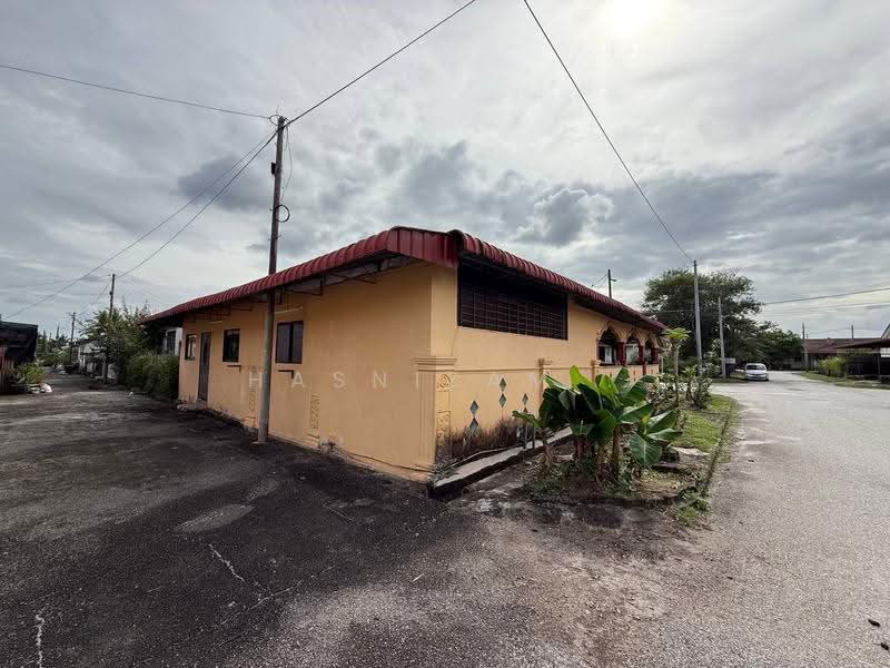 1-storey Terraced House for Sale in Taman Desa Budiman (Sungai Lalang) - Hasnizam . - Exterior - PropertyGuru.com.my