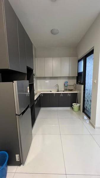 Condominium for Rent at Bay Point @ Country Garden Danga Bay - Win Tan - Kitchen - PropertyGuru.com.my