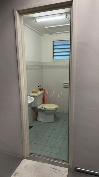 Office for Rent in Taman Green Lane (Jelutong) - Lenny Goon - Bathroom - PropertyGuru.com.my
