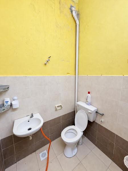 1-storey Terraced House for Sale in Taman Cicely (Teluk Intan) - Kelvin Foo - Bathroom - PropertyGuru.com.my