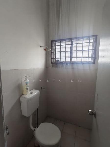 Kedai untuk Dijual di Taman Pulai Flora (Skudai) - Jayden Ng - Bathroom - PropertyGuru.com.my