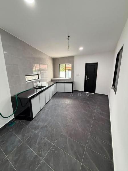 Rumah Teres 1-Tingkat untuk Dijual di Taman Suria (Johor Bahru) - Jeff Ang - Kitchen - PropertyGuru.com.my