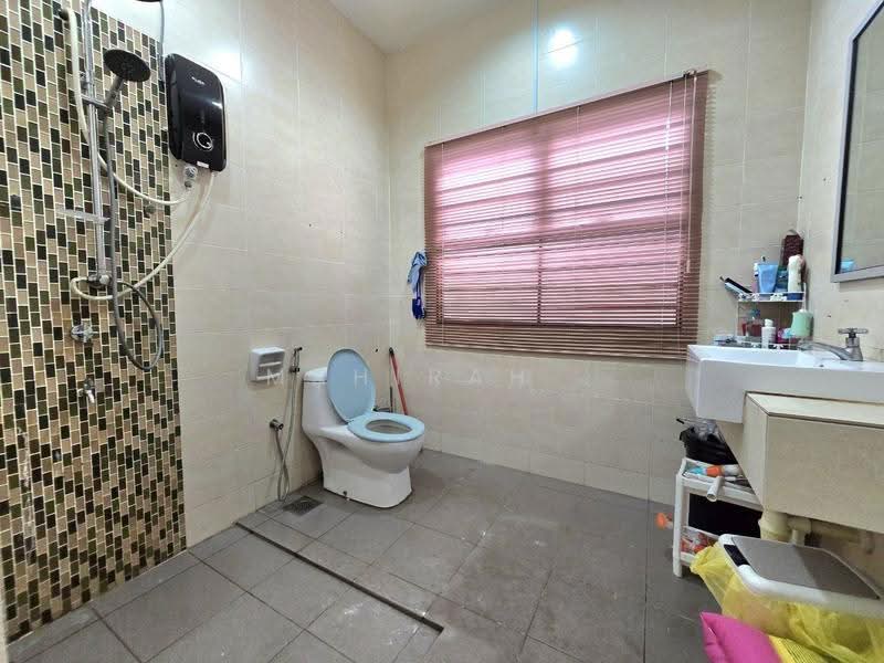 2-storey Terraced House for Sale in Alam Sari (Bangi) - Mahirah . - Bathroom - PropertyGuru.com.my
