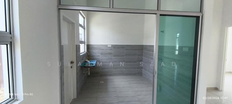 Bungalow House untuk Dijual di Sungai Mati (Serom) - Sulaiman Saad - Kitchen - PropertyGuru.com.my