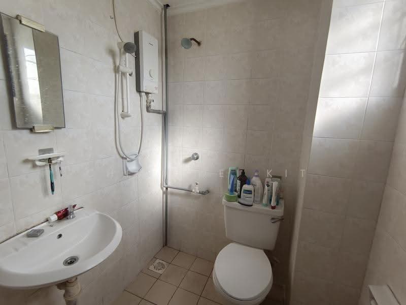 Kondominium untuk Dijual di D'aman Crimson - Cheah Wei Kit - Bathroom - PropertyGuru.com.my