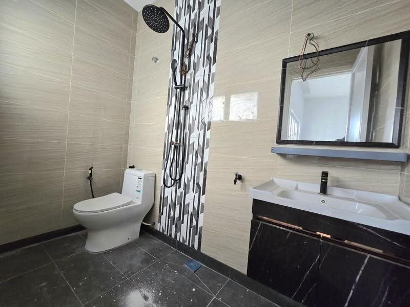 Bungalow House for Sale in Bandar Bukit Mahkota (Bangi) - Mahirah . - Bathroom - PropertyGuru.com.my