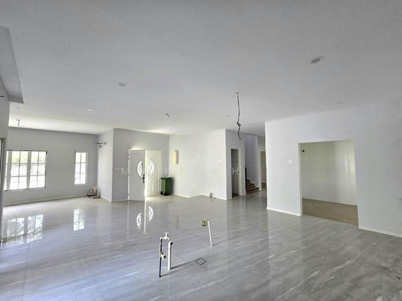 Bungalow House for Sale in Bandar Bukit Mahkota (Bangi) - Mahirah . - Living Room - PropertyGuru.com.my