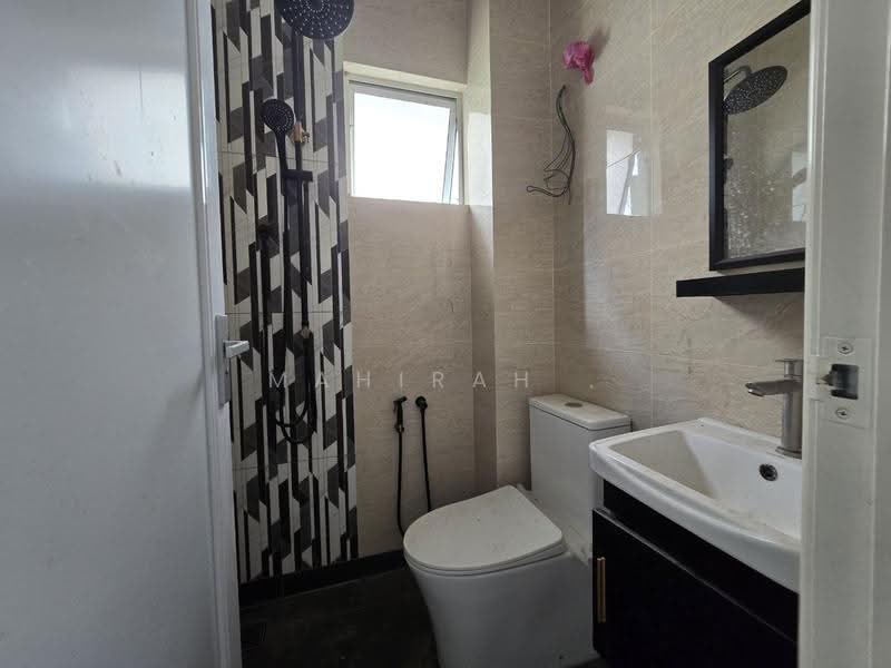Bungalow House for Sale in Bandar Bukit Mahkota (Bangi) - Mahirah . - Bathroom - PropertyGuru.com.my