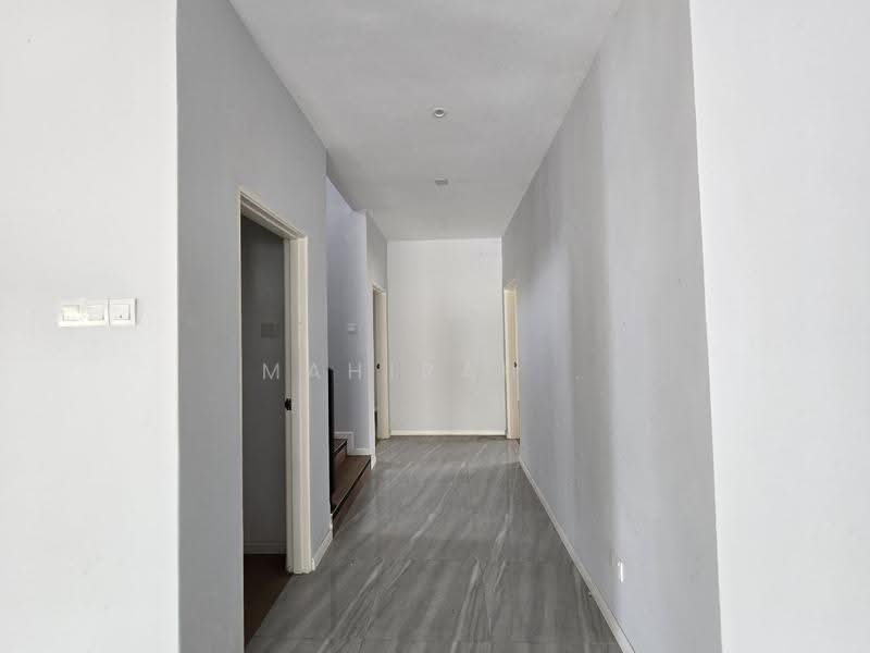 Bungalow House for Sale in Bandar Bukit Mahkota (Bangi) - Mahirah . - Corridor - PropertyGuru.com.my