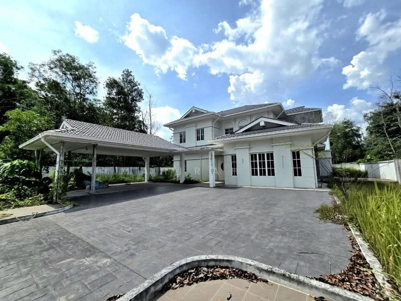 Bungalow House for Sale in Bandar Bukit Mahkota (Bangi) - Mahirah . - Exterior - PropertyGuru.com.my