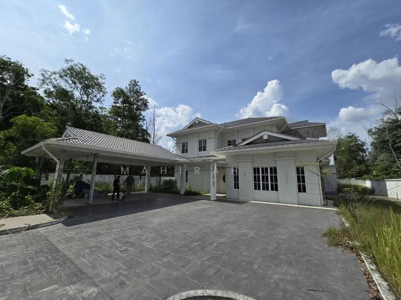 Bungalow House for Sale in Bandar Bukit Mahkota (Bangi) - Mahirah . - Exterior - PropertyGuru.com.my