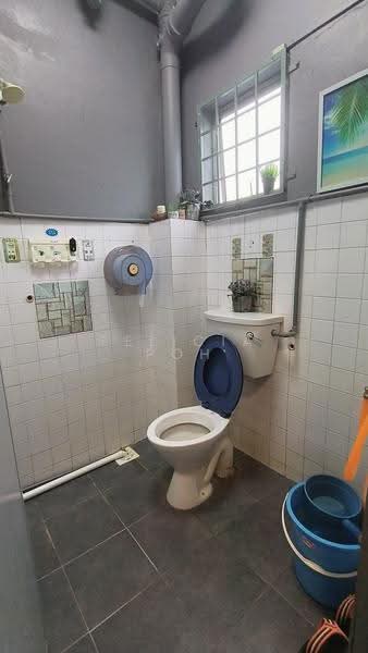 Pejabat untuk Disewa di SS 26, Taman Mayang Jaya (Petaling Jaya) - Felicia Poh - Bathroom - PropertyGuru.com.my