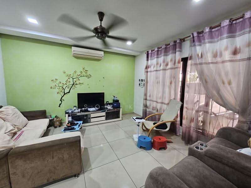 Rumah Teres 2-Tingkat untuk Dijual di Taman Wawasan (Puchong) - Jason Keong - Living Room - PropertyGuru.com.my