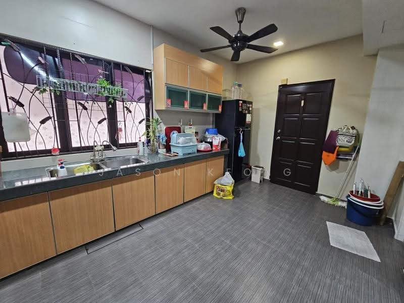 Rumah Teres 2-Tingkat untuk Dijual di Taman Wawasan (Puchong) - Jason Keong - Kitchen - PropertyGuru.com.my