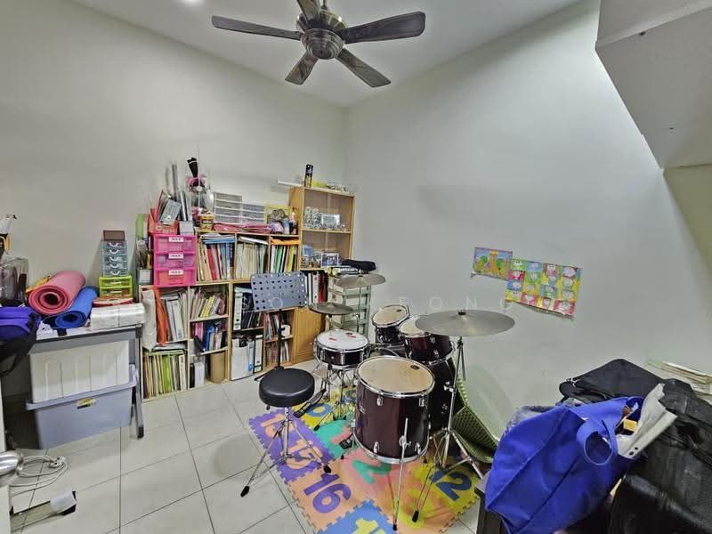 Rumah Teres 2-Tingkat untuk Dijual di Taman Wawasan (Puchong) - Jason Keong - Study - PropertyGuru.com.my