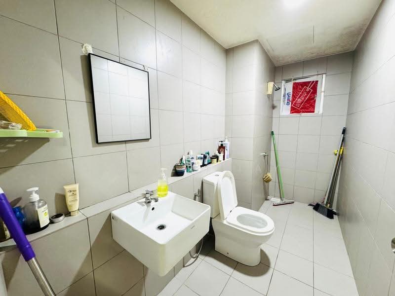 Kondominium untuk Disewa di Lakefront Homes - Gilbert Tay - Bathroom - PropertyGuru.com.my