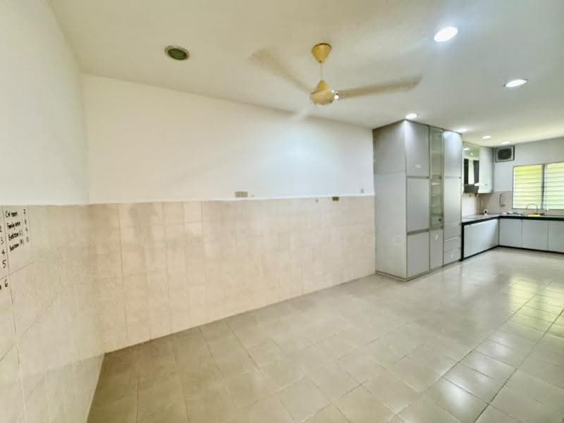 2-storey Terraced House for Sale in Kota Emerald (Rawang) - Evelyn Khoo - Kitchen & Dining - PropertyGuru.com.my