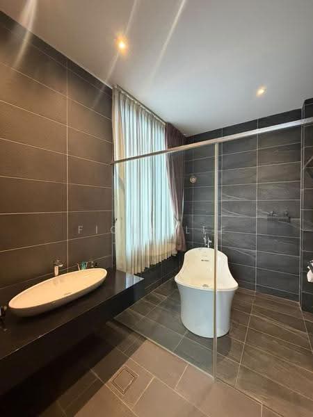 Bungalow House untuk Disewa di Telok Panglima Garang (Selangor) - Fiona Lee - Bathroom - PropertyGuru.com.my