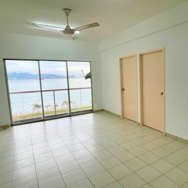 Apartment for Sale at Vista Perdana Apartment - Ann Khor - Living Room - PropertyGuru.com.my