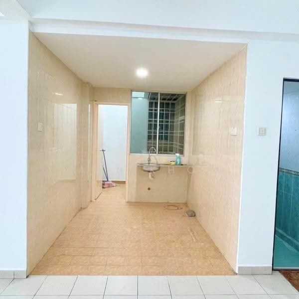 Apartment for Sale at Vista Perdana Apartment - Ann Khor - Kitchen - PropertyGuru.com.my
