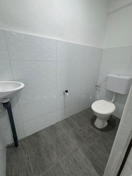 Terraced House for Sale in Taman Kluang Barat (Kluang) - Shanel Tee - Bathroom - PropertyGuru.com.my