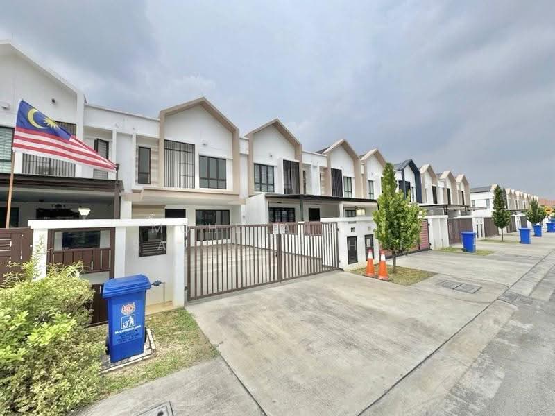 2-storey Terraced House for Sale in Alam Impian (Shah Alam) - Mohd Aizat Saiful Bahri - Exterior - PropertyGuru.com.my