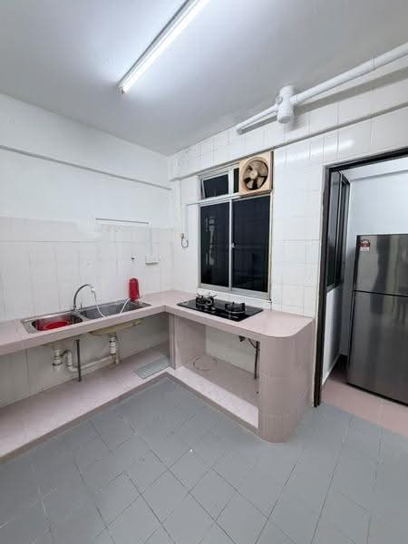 Pangsapuri untuk Dijual di Sri Bayu - Alviss Tay - Kitchen - PropertyGuru.com.my