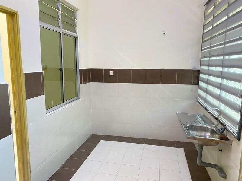 1-storey Terraced House for Sale in Bukit Setongkol (Kuantan) - Idham Che'Ali - Kitchen - PropertyGuru.com.my