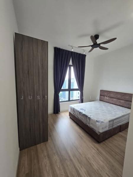 Kediaman Servis untuk Dijual di Sunway Belfield - Justin Thian - Bedroom - PropertyGuru.com.my
