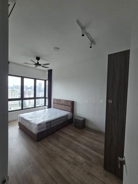 Kediaman Servis untuk Dijual di Sunway Belfield - Justin Thian - Bedroom - PropertyGuru.com.my