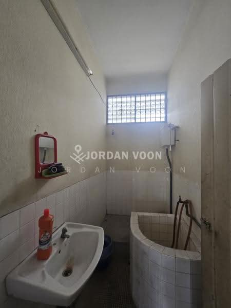 Rumah Berkembar untuk Dijual di Taman Keenways (Bukit Mertajam) - Jordan Voon - Bathroom - PropertyGuru.com.my