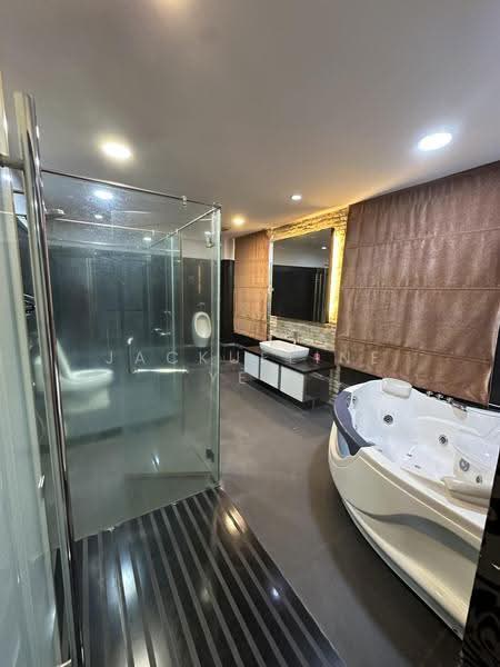 Bungalow House for Rent in Taman Midah (Cheras) - Jackueline Yeo - Bathroom - PropertyGuru.com.my