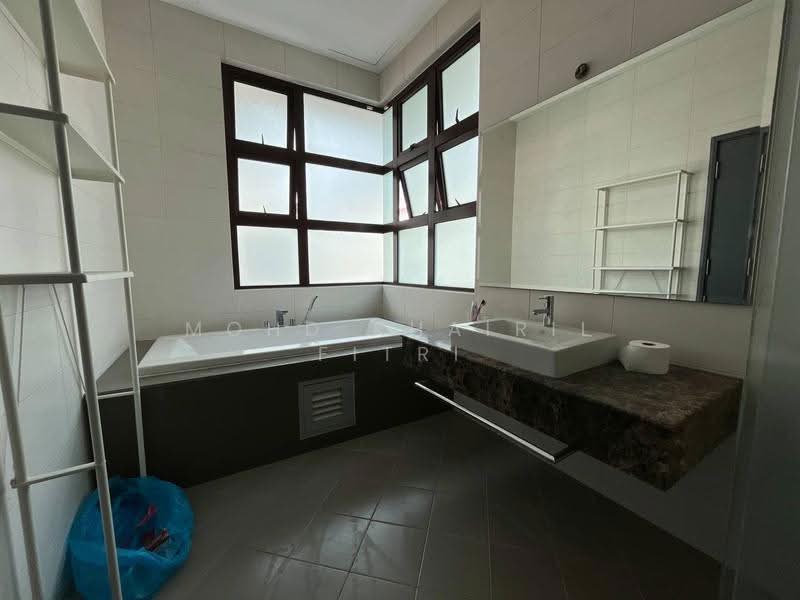 Bungalow House untuk Disewa di Subang Jaya (Selangor) - Mohd Khairil Fitri - Bathroom - PropertyGuru.com.my