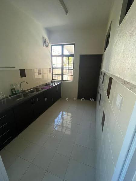 Semi-Detached House for Sale in Taman Seri Indah (Batu Maung) - Lei Seow - Kitchen - PropertyGuru.com.my