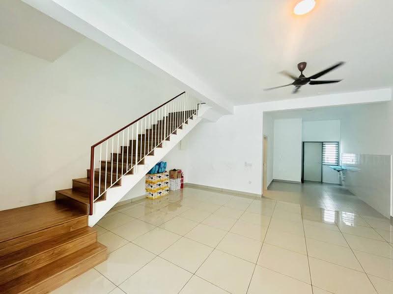 Rumah Teres 2-Tingkat untuk Dijual di Dengkil (Selangor) - Fikri Yasmin - Living Room - PropertyGuru.com.my