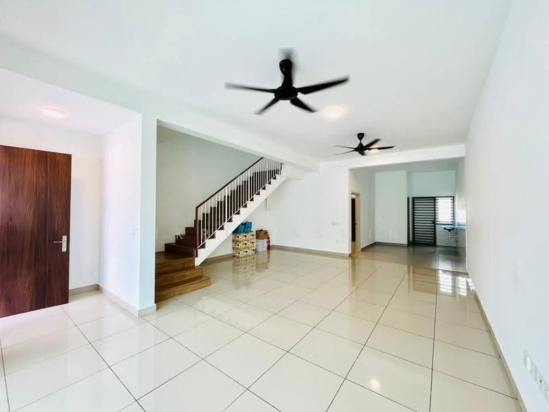 Rumah Teres 2-Tingkat untuk Dijual di Dengkil (Selangor) - Fikri Yasmin - Living Room - PropertyGuru.com.my