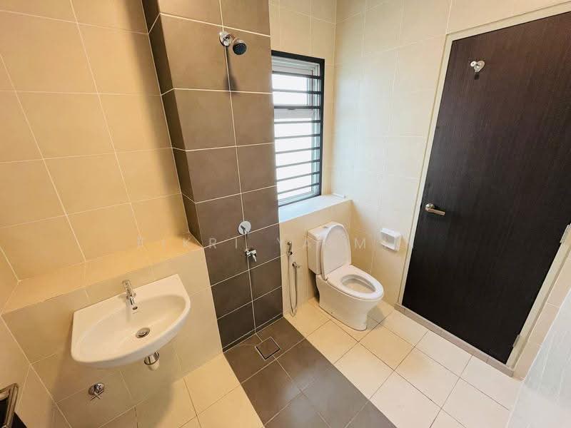 Rumah Teres 2-Tingkat untuk Dijual di Dengkil (Selangor) - Fikri Yasmin - Bathroom - PropertyGuru.com.my
