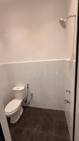 1-storey Terraced House for Sale in Taman Universiti (Skudai) - Iskandar Zukarnain - Bathroom - PropertyGuru.com.my