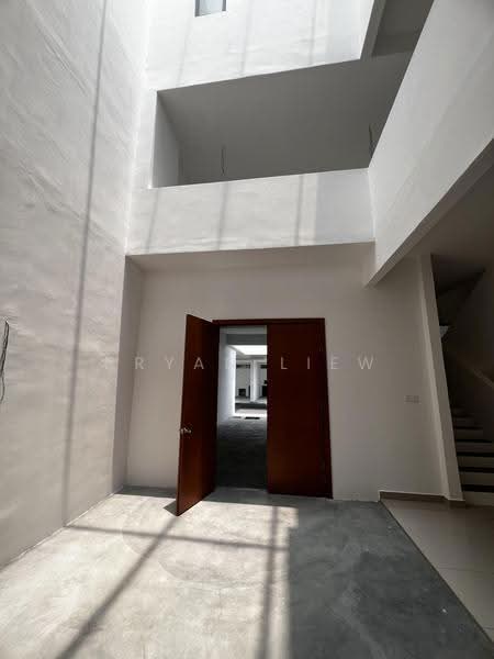 Terraced House for Rent in Damansara Perdana (Selangor) - Bryan Liew - Entrance - PropertyGuru.com.my