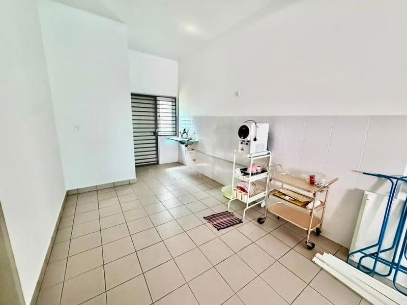 Rumah Teres 2-Tingkat untuk Dijual di Dengkil (Selangor) - Fikri Yasmin - Kitchen - PropertyGuru.com.my