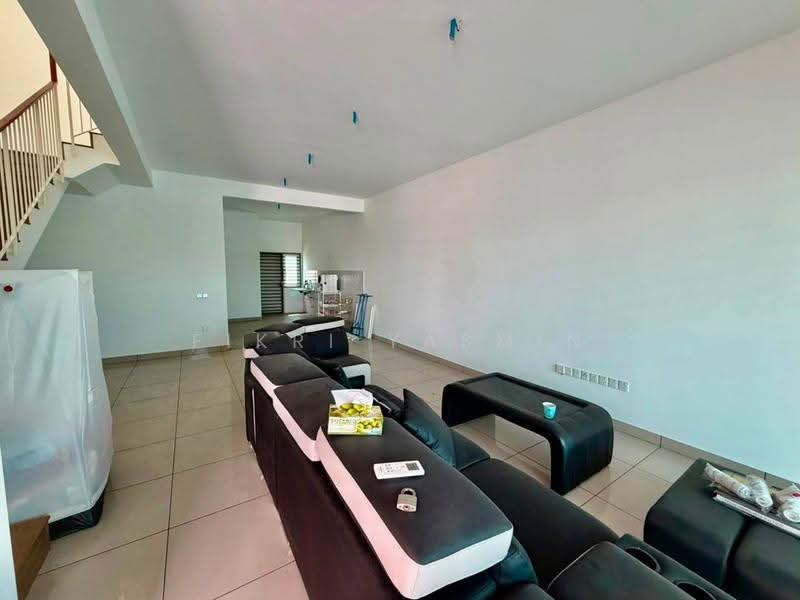 Rumah Teres 2-Tingkat untuk Dijual di Dengkil (Selangor) - Fikri Yasmin - Living Room - PropertyGuru.com.my