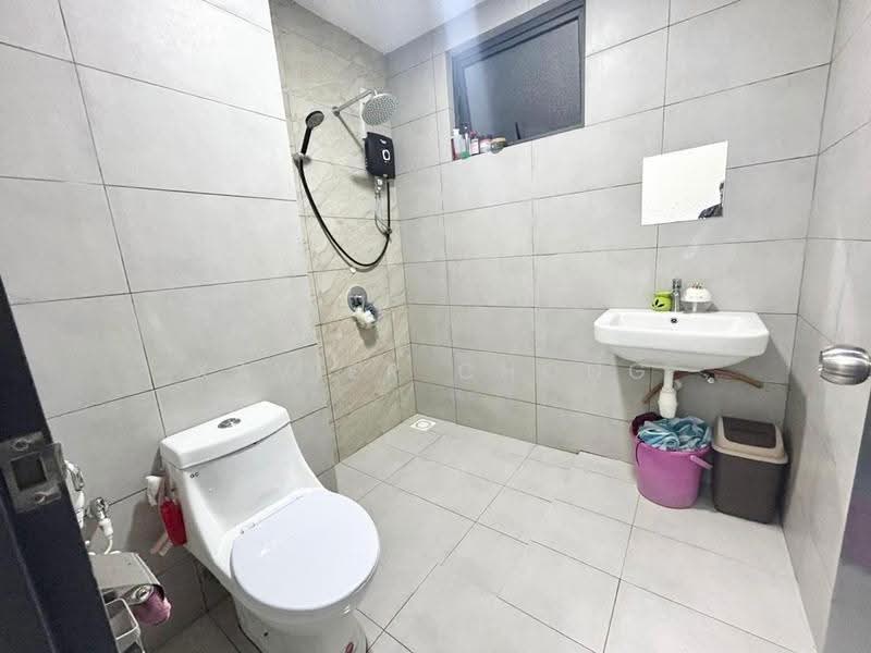 Condominium for Sale at The Holmes 2 - Xavier Chong - Bathroom - PropertyGuru.com.my