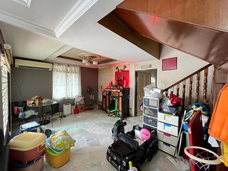 2-storey Terraced House for Sale in Seksyen 2, Taman Kinrara (Puchong) - Ginie Gui - Living Room - PropertyGuru.com.my