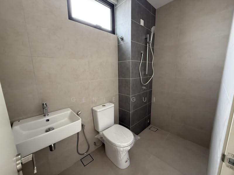 Semi-Detached House for Sale in Bandar Metro Puchong (Puchong) - Ginie Gui - Bathroom - PropertyGuru.com.my