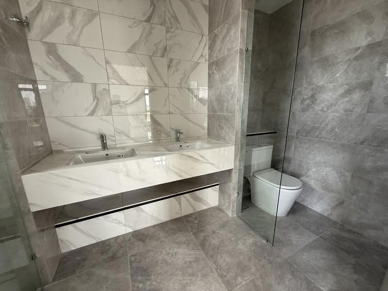 Semi-Detached House for Sale in Bandar Metro Puchong (Puchong) - Ginie Gui - Master Bathroom - PropertyGuru.com.my