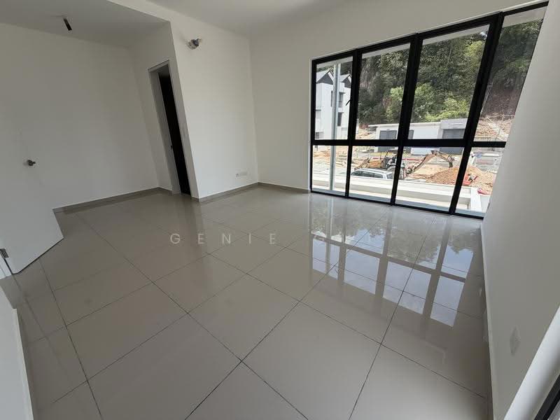 2-storey Terraced House for Sale in Saujana Puchong (Puchong) - Ginie Gui - Master Room - PropertyGuru.com.my